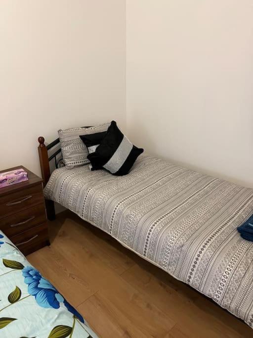 004- Brand New 1 Bedroom Apartment F1 Ealing Luaran gambar