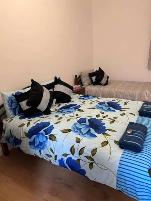 004- Brand New 1 Bedroom Apartment F1 Ealing Luaran gambar