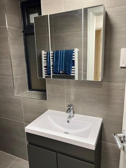 004- Brand New 1 Bedroom Apartment F1 Ealing Luaran gambar