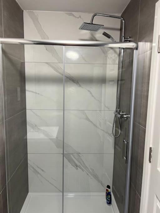 004- Brand New 1 Bedroom Apartment F1 Ealing Luaran gambar