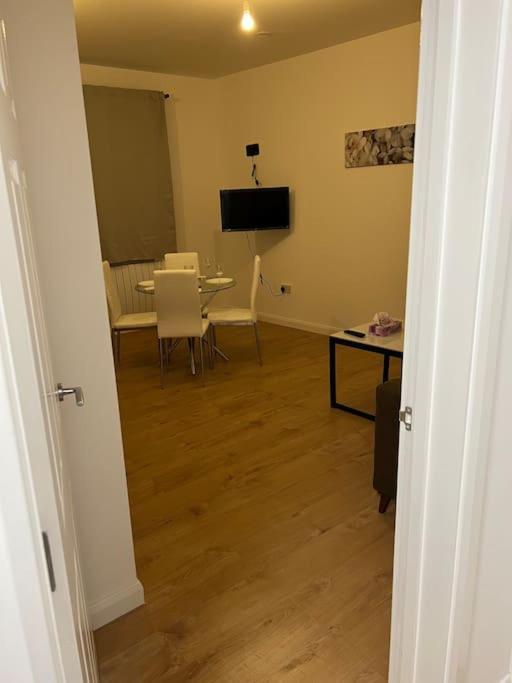 004- Brand New 1 Bedroom Apartment F1 Ealing Luaran gambar